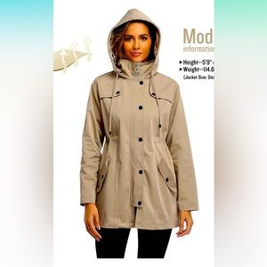 Woman’s raincoat size Large